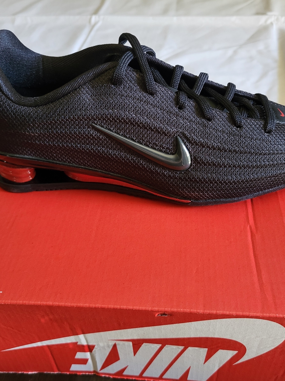 *NEW* Women's Nike Shox Z Black/Black-University Red HQ7540-002 Size Women's 6